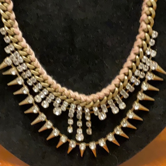 Stella and Dot gold, crystal and pink necklace - Picture 2 of 4